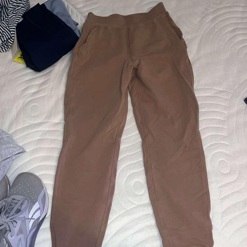 Lululemon joggers size 4